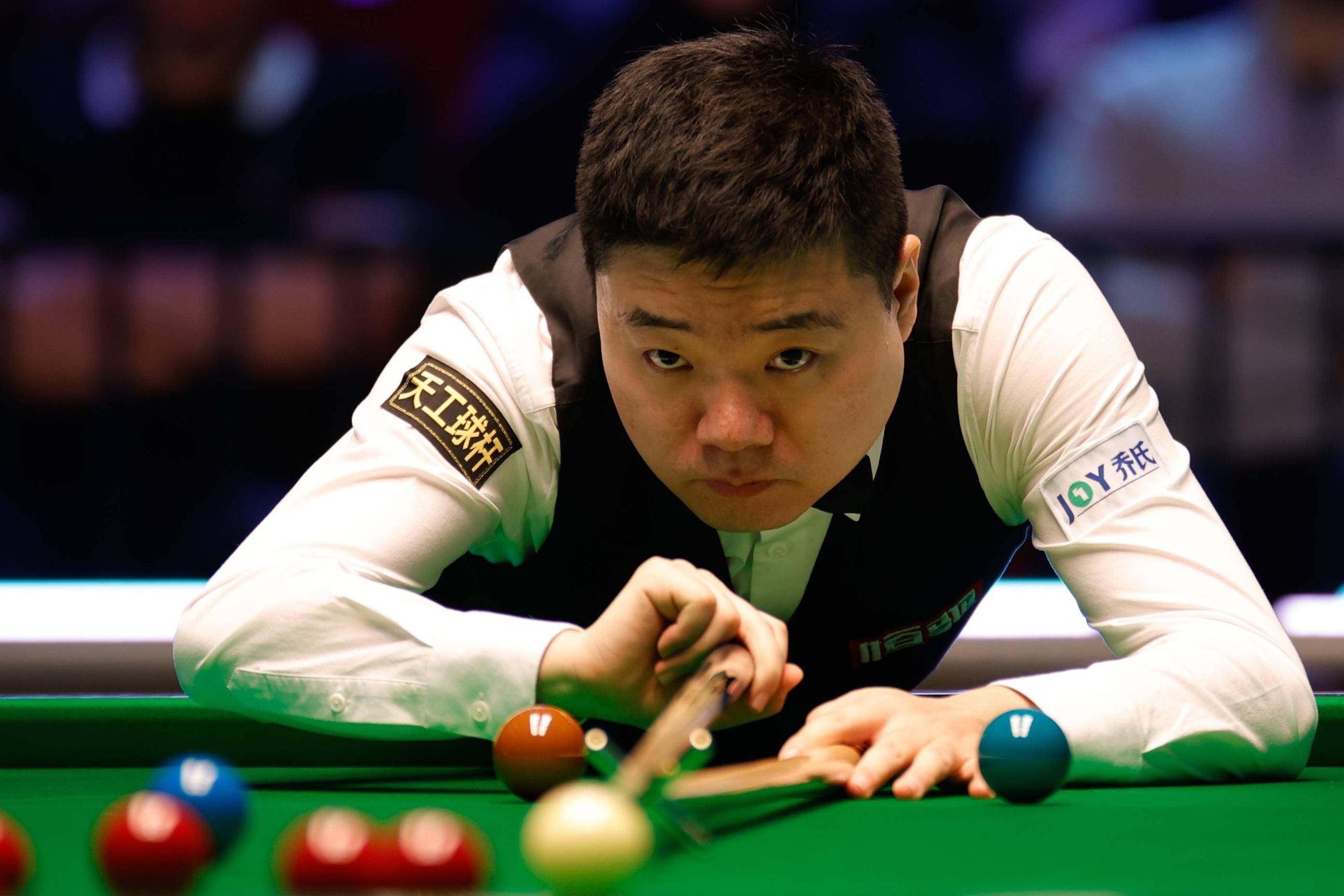 她正凭借自 她正凭借自