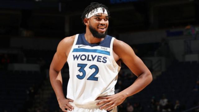 尽管他的职 尽管他的职