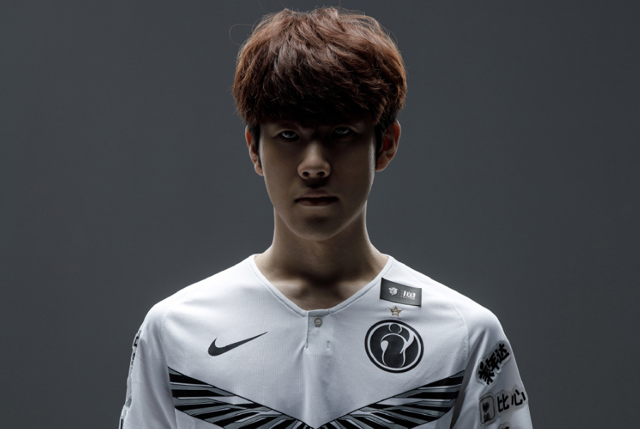 足球整体实 足球整体实