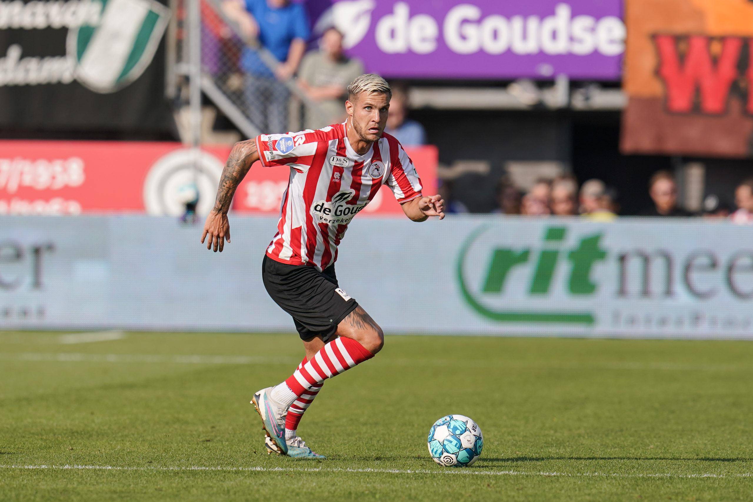 它让球员在 它让球员在